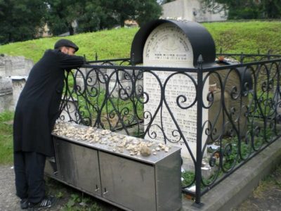 תפילה בקברי צדיקים | תפילה בקבר של צדיק